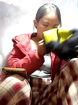 xinhxinhcute online show from October 20, 2025, 3:29 am