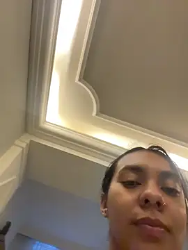 GiorgiaLuxee online show from November 15, 2025, 11:29 am