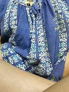 desi boudi87 online show from April 2, 2026, 5:32 pm