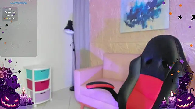 MAGIC TESSA online show from October 3, 2025, 7:33 pm