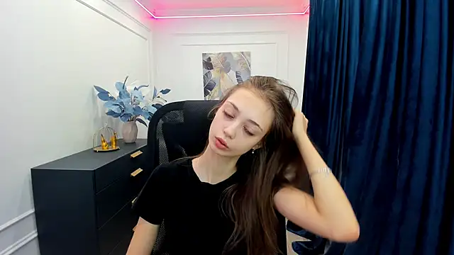 EmilyGraydis online show from September 26, 2025, 4:49 am