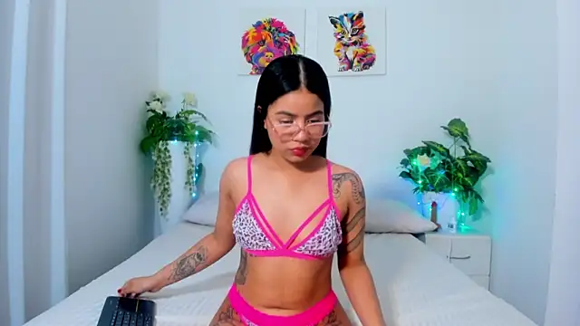 LiilithNova online show from September 28, 2025, 4:07 am