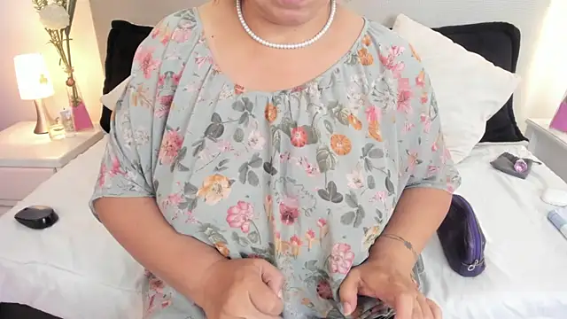 Angel Velvet online show from March 11, 2026, 5:08 pm