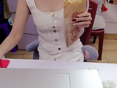 Funnygirl 9x online show from December 15, 2025, 1:32 am