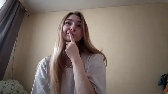 Nymera flare online show from November 3, 2025, 6:36 am