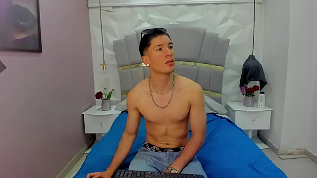 HunterHeat  online show from September 14, 2025, 12:04 pm