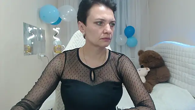 AvaSaturnian online show from September 23, 2025, 12:30 pm