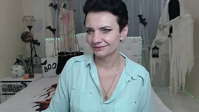 AvaSaturnian online show from November 3, 2025, 7:31 am