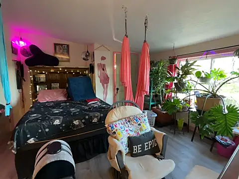 kinkycanner online show from April 9, 2026, 1:16 am