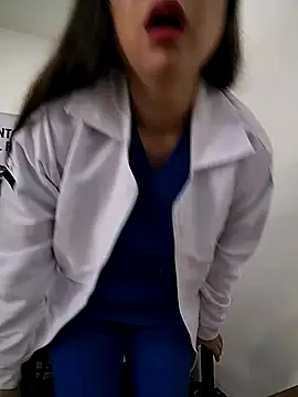 Madisson-04  online show from November 11, 2025, 3:23 pm