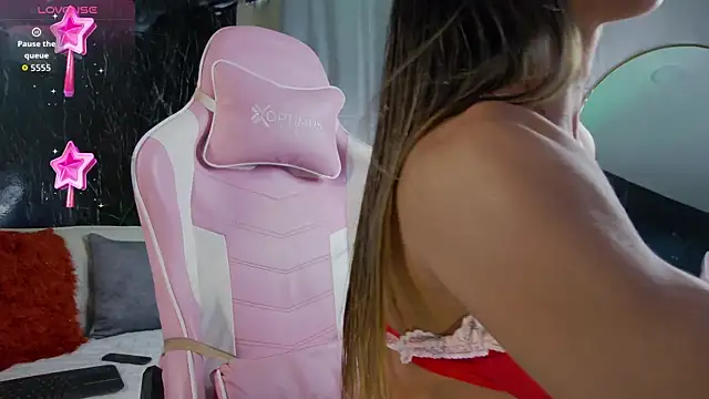 Snapshot of Emily_Foxx01 chatting on November 9, 2025, 4:16 pm Emily Foxx01 online show from November 9, 2025, 4:16 pm