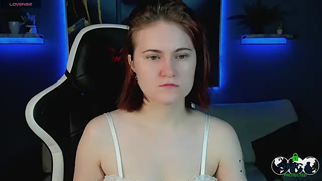 Roxy foxi online show from September 28, 2025, 1:00 am