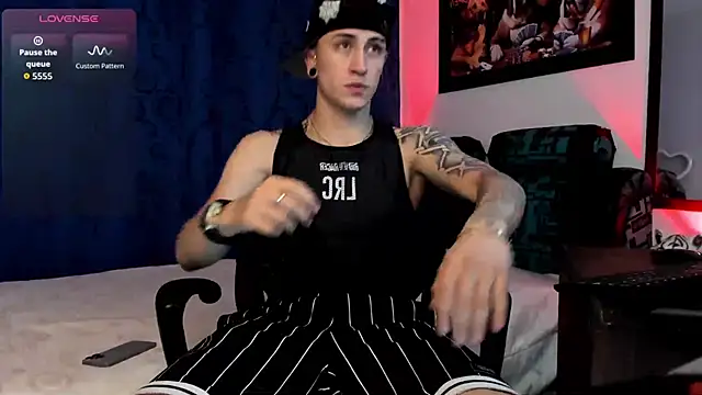 Sebas maverick online show from December 15, 2025, 5:44 am