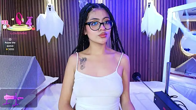 AlanaWalker9 online show from October 17, 2025, 3:42 am