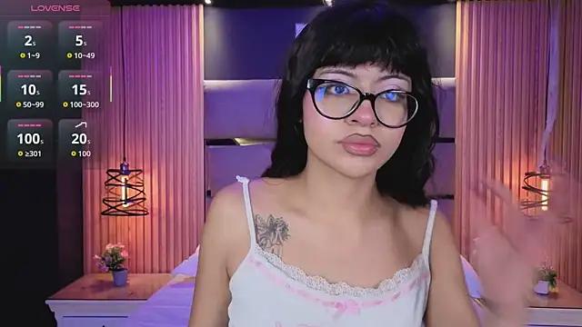 AlanaWalker9 online show from February 11, 2026, 3:44 am