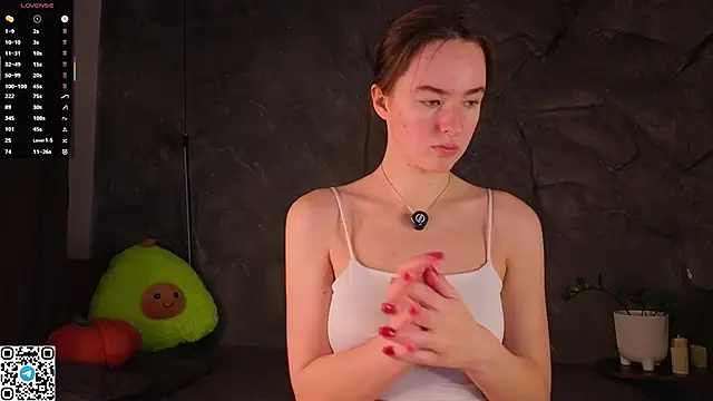 VincenzaGarigliano online show from December 2, 2025, 1:11 am