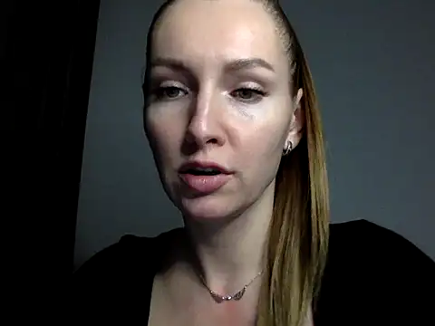 Varnyx online show from November 3, 2025, 9:16 pm