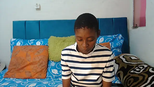 SweetSlenderChoc online show from April 21, 2026, 7:06 pm