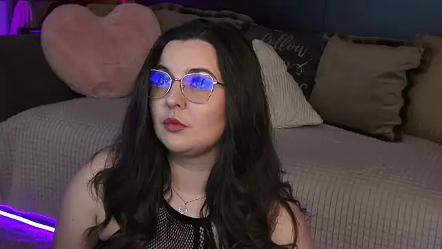 Mia Swano online show from April 5, 2026, 10:40 pm