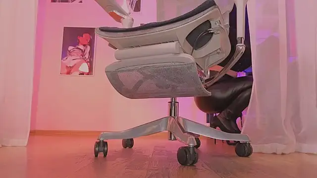 Jolie Orchid online show from April 21, 2026, 5:14 am