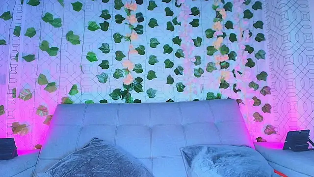 collet 1 online show from October 3, 2025, 12:13 pm