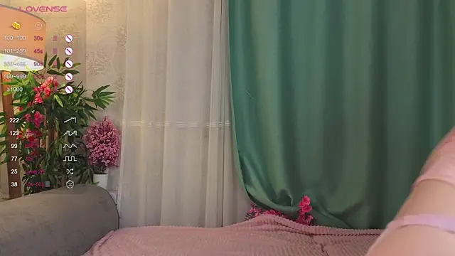 AudieKaemmerer online show from September 26, 2025, 4:44 pm