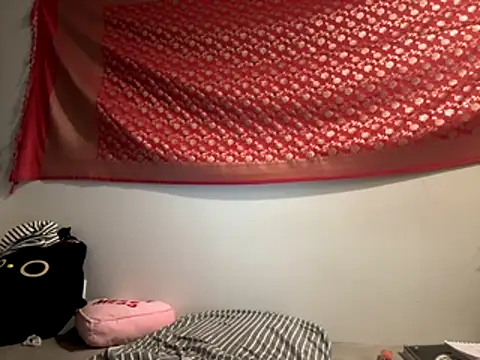 venusluvxoxo online show from November 6, 2025, 3:18 am