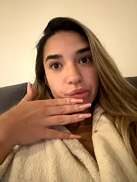 ItalianGirl online show from October 5, 2025, 10:29 pm