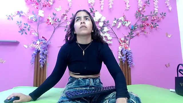 Snapshot of skinnysofia18 chatting on May 5, 2026, 3:20 pm skinnysofia18 online show from May 5, 2026, 3:20 pm