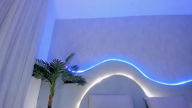 CannelaSmith online show from April 15, 2026, 12:56 pm