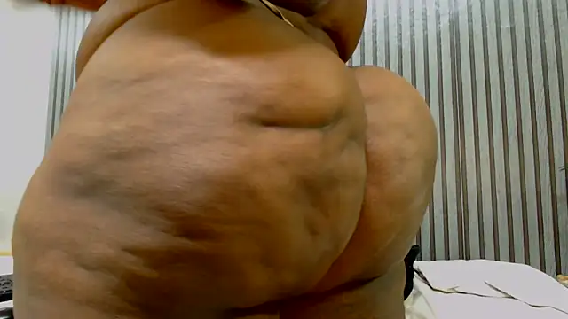 Snapshot of ROYALASS25 chatting on June 10, 2026, 1:17 am ROYALASS25 online show from June 10, 2026, 1:17 am