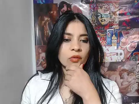 ValerieLove  online show from October 3, 2025, 7:22 pm