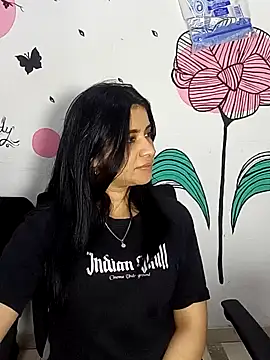 ValerieLove  online show from October 18, 2025, 7:42 am