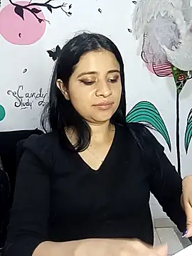 ValerieLove  online show from November 7, 2025, 7:47 pm