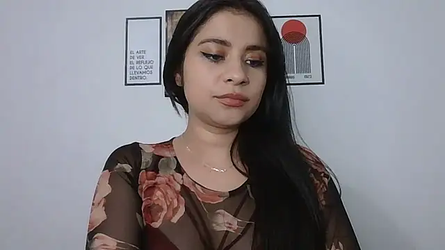 ValerieLove  online show from March 5, 2026, 11:12 pm