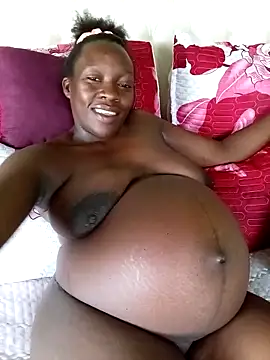 BeautyQueenX22 online show from February 8, 2026, 11:46 am