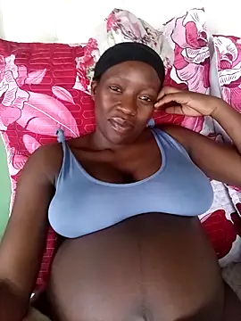 BeautyQueenX22 online show from March 12, 2026, 11:05 am