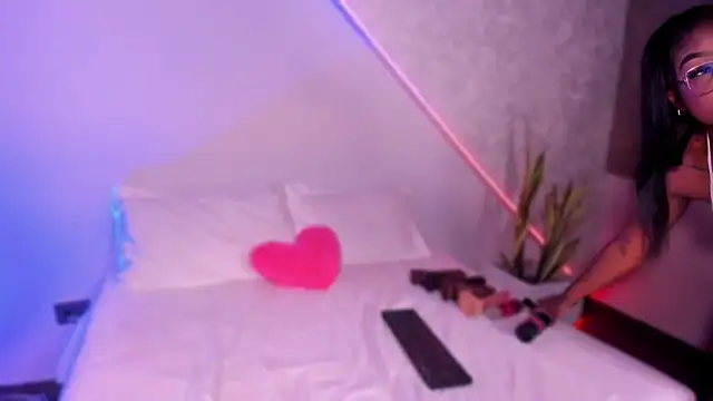 Kishalove  online show from November 25, 2025, 10:15 am