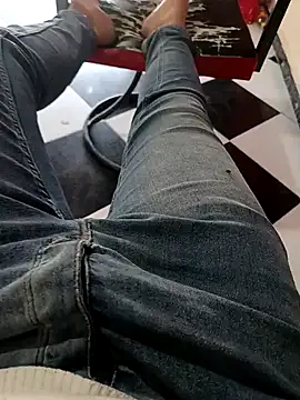 anis3g4 online show from October 7, 2025, 12:02 pm