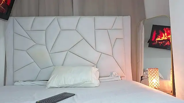 Snapshot of Paulaboterom chatting on October 16, 2025, 4:08 pm Paulaboterom online show from October 16, 2025, 4:08 pm