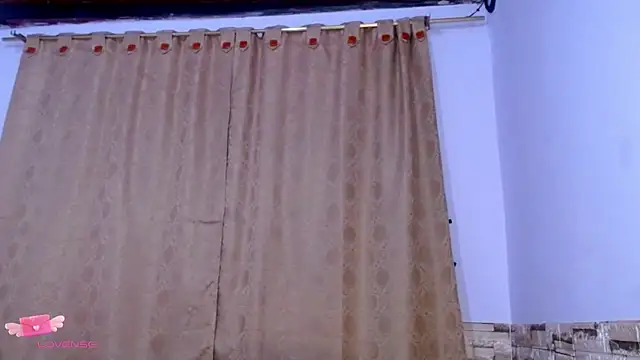 DaraKat18 online show from November 13, 2025, 10:08 pm