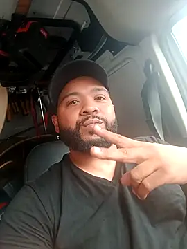 Snapshot of tripping385 chatting on September 17, 2025, 12:23 am tripping385 online show from September 17, 2025, 12:23 am