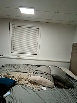 Snapshot of tripping385 chatting on September 28, 2025, 11:21 pm tripping385 online show from September 28, 2025, 11:21 pm