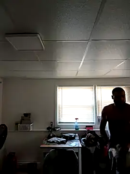 Snapshot of tripping385 chatting on October 1, 2025, 4:13 pm tripping385 online show from October 1, 2025, 4:13 pm