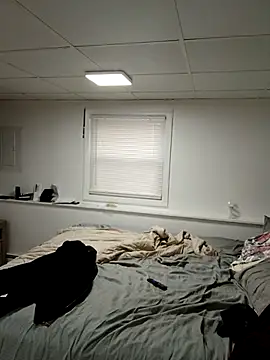 Snapshot of tripping385 chatting on October 13, 2025, 4:18 pm tripping385 online show from October 13, 2025, 4:18 pm