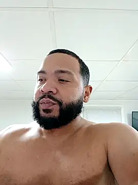 Snapshot of tripping385 chatting on October 22, 2025, 9:58 pm tripping385 online show from October 22, 2025, 9:58 pm