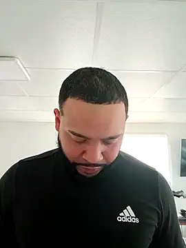 Snapshot of tripping385 chatting on October 26, 2025, 12:55 pm tripping385 online show from October 26, 2025, 12:55 pm