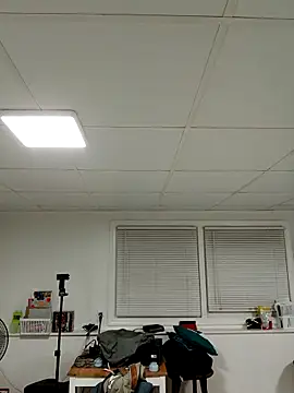 Snapshot of tripping385 chatting on November 7, 2025, 1:05 am tripping385 online show from November 7, 2025, 1:05 am