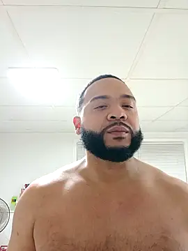 Snapshot of tripping385 chatting on November 9, 2025, 3:49 am tripping385 online show from November 9, 2025, 3:49 am