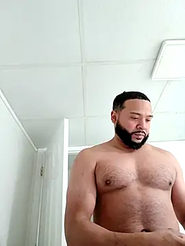 Snapshot of tripping385 chatting on November 14, 2025, 7:01 pm tripping385 online show from November 14, 2025, 7:01 pm